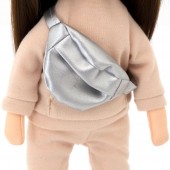 Sophie in a beige tracksuit